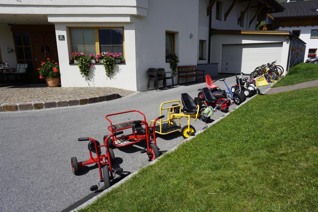 Apart-Hotel Alpinsonnenresidenz Фис Екстериор снимка