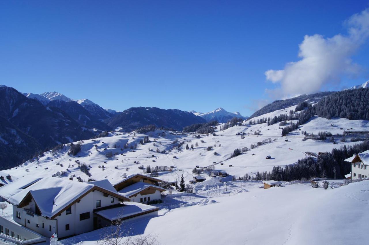 Apart-Hotel Alpinsonnenresidenz Фис Екстериор снимка